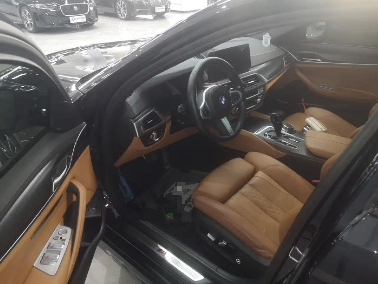 BMW 5 Series 2022 Restyled 525i M Sport Package — миниатюра 18
