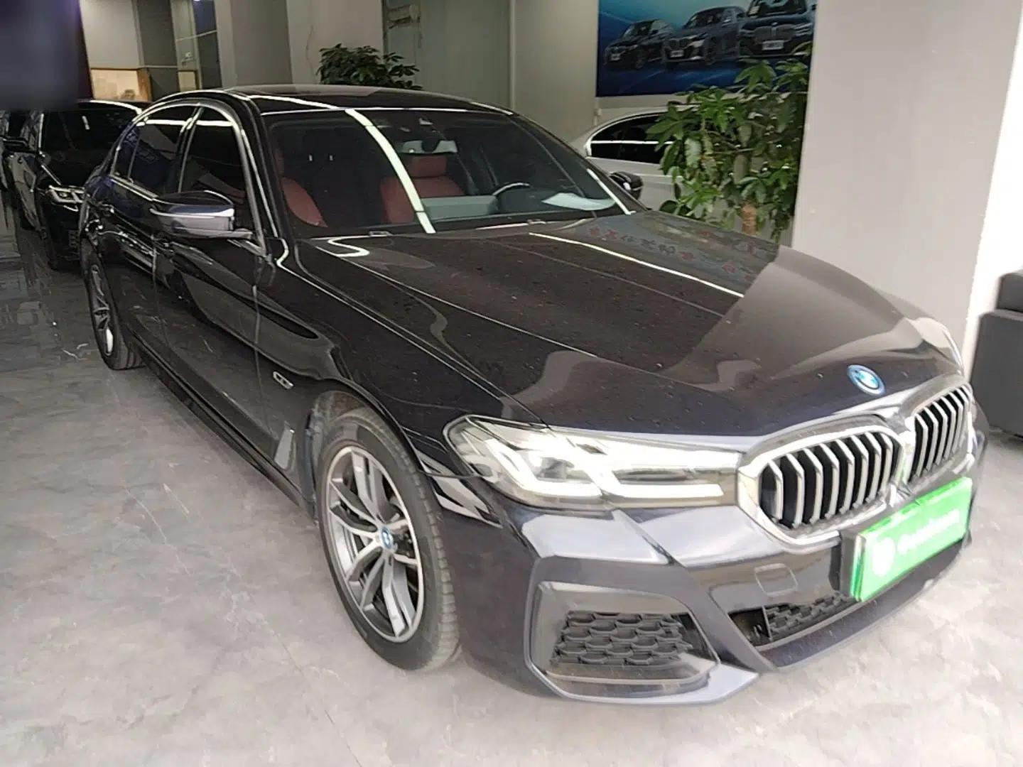 BMW 5 Series New Energy 2022 Restyled 535Le M Sport Package — миниатюра 3