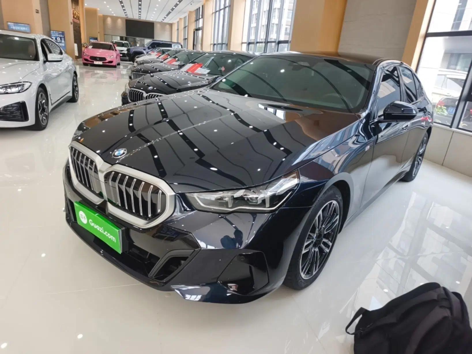 BMW 5 Series 2024 525i M Sport Package — миниатюра 1