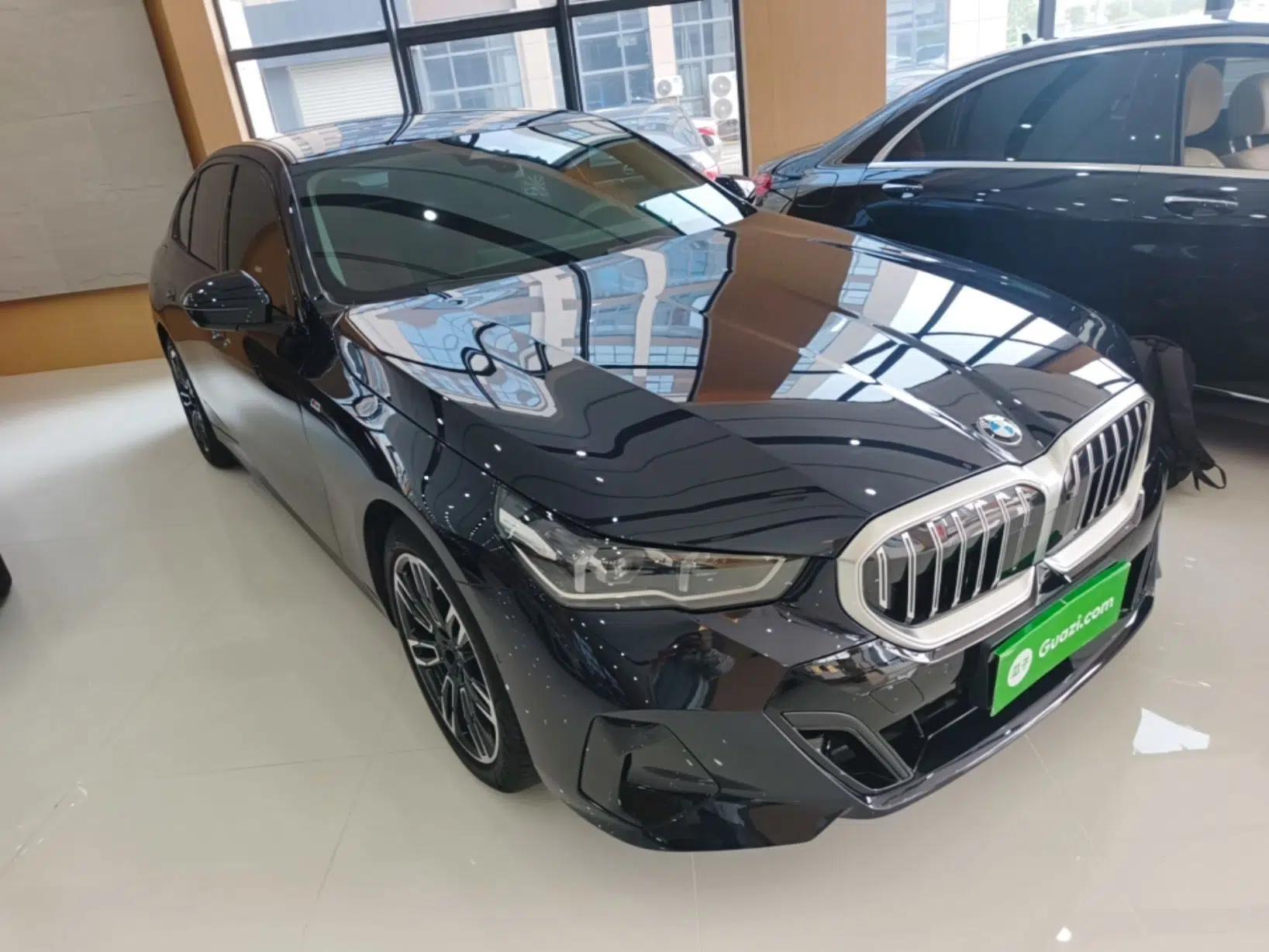 BMW 5 Series 2024 525i M Sport Package — миниатюра 3