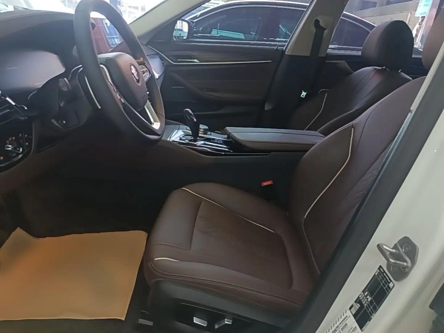BMW 5 Series 2022 Updated 530Li Leading Edition Luxury Package — миниатюра 22