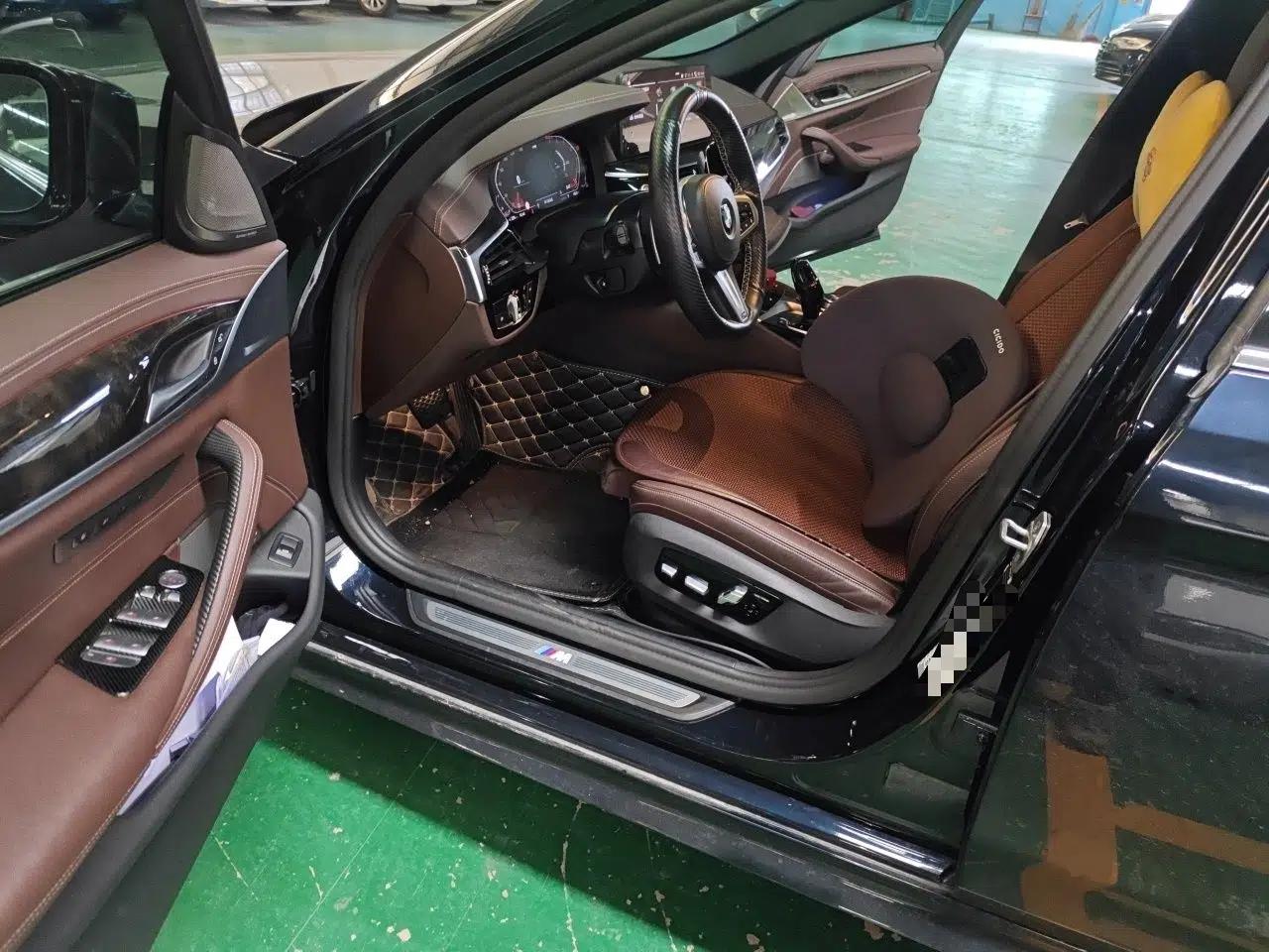 BMW 5 Series 2022 Second Facelift 530Li Luxury Version M Sport Package — миниатюра 16