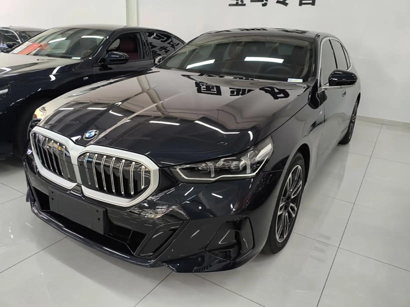 BMW 5 Series 2025 530Li Leading Model M Sport Package — миниатюра 1