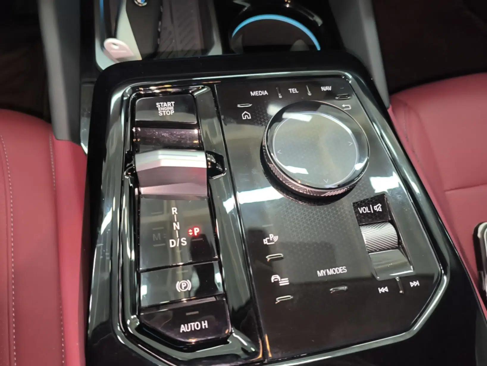 BMW 5 Series 2025 530Li Leading Model M Sport Package — миниатюра 21