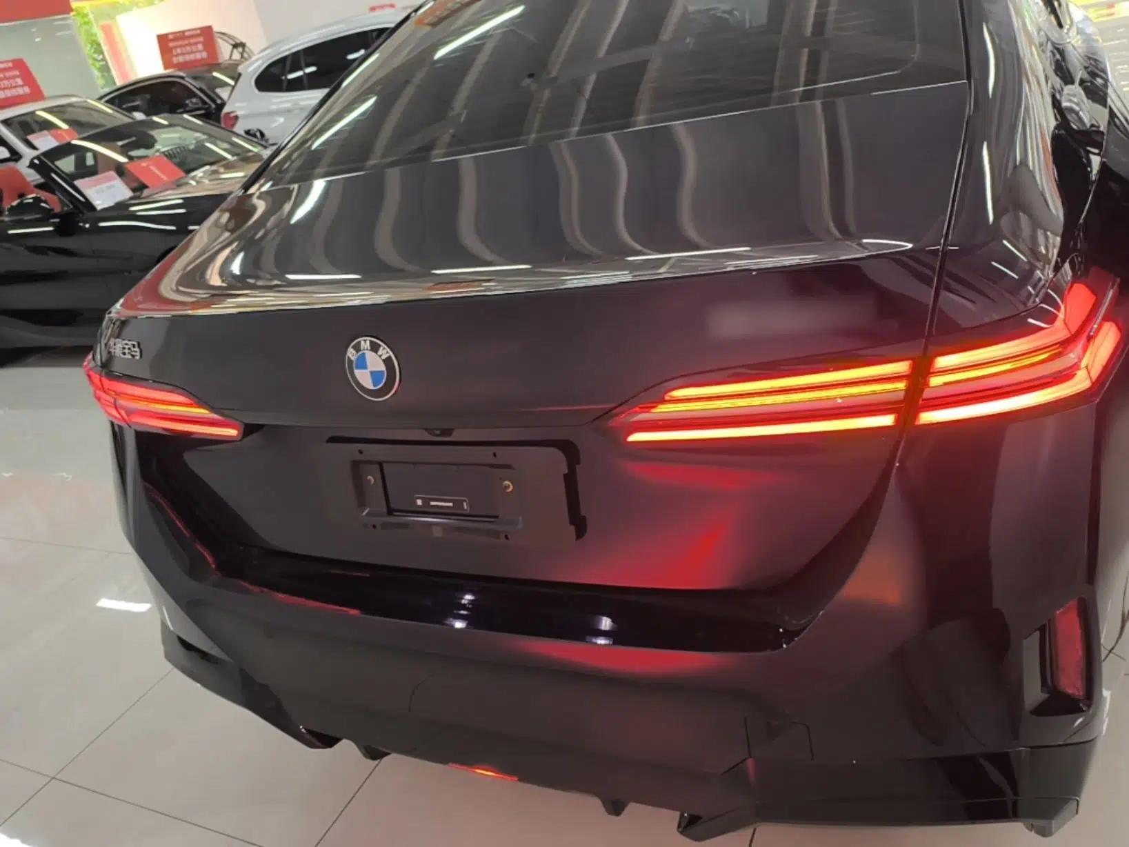BMW 5 Series 2025 530Li Leading Model M Sport Package — миниатюра 5