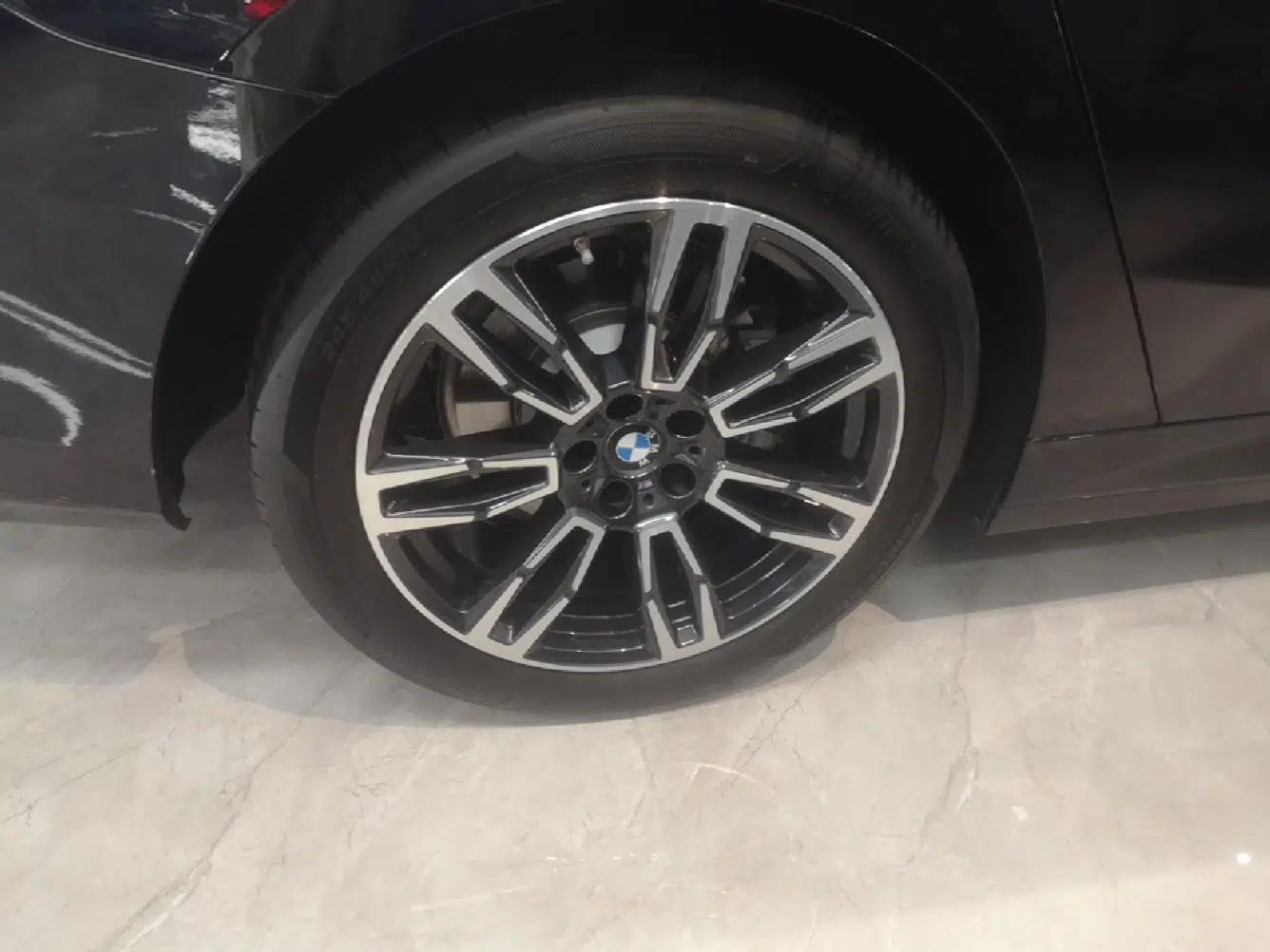 BMW 5 Series 2024 525Li M Sport Package — миниатюра 11