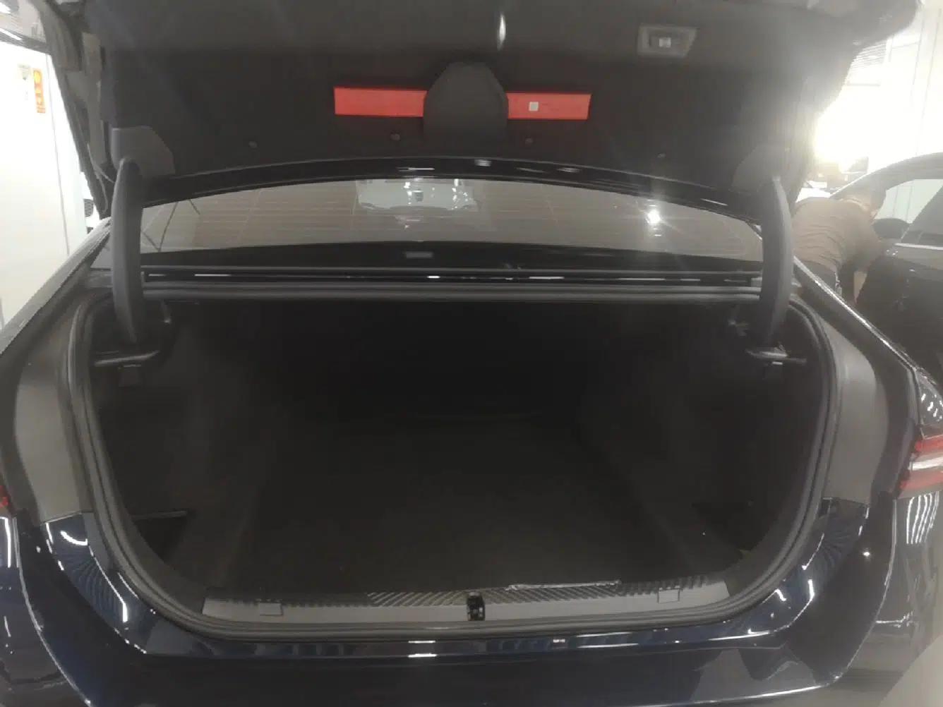 BMW 5 Series 2024 525Li M Sport Package — миниатюра 22