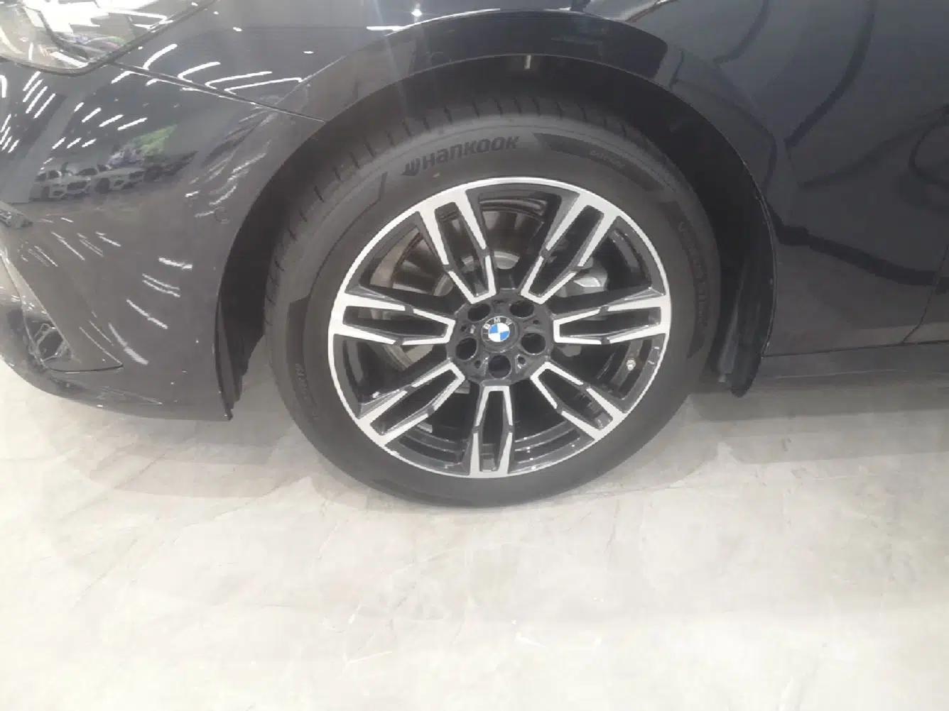 BMW 5 Series 2024 525Li M Sport Package — миниатюра 10