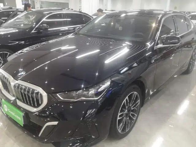 BMW 5 Series 2024 525Li M Sport Package