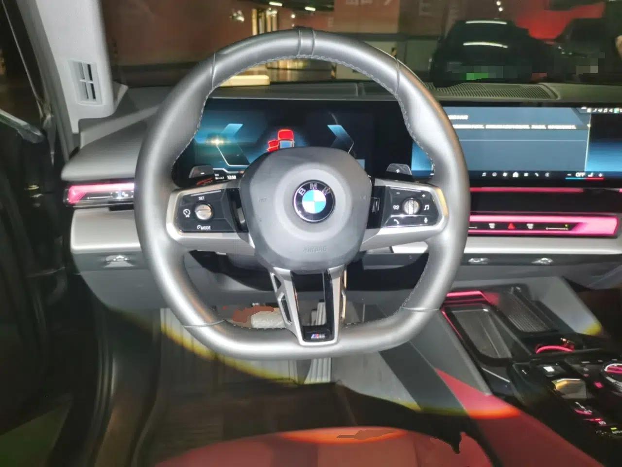 BMW 5 Series 2024 530Li Leading Model M Sport Package — миниатюра 10
