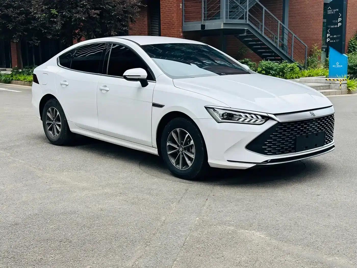 Qin PLUS 2023 Champion Edition DM-i 55KM Leading Model — миниатюра 3