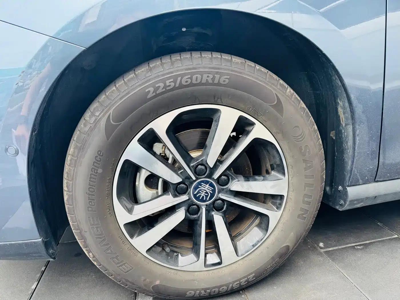 Qin PLUS 2025 DM-i Intelligent Driving Edition 120KM Superior Model — миниатюра 4