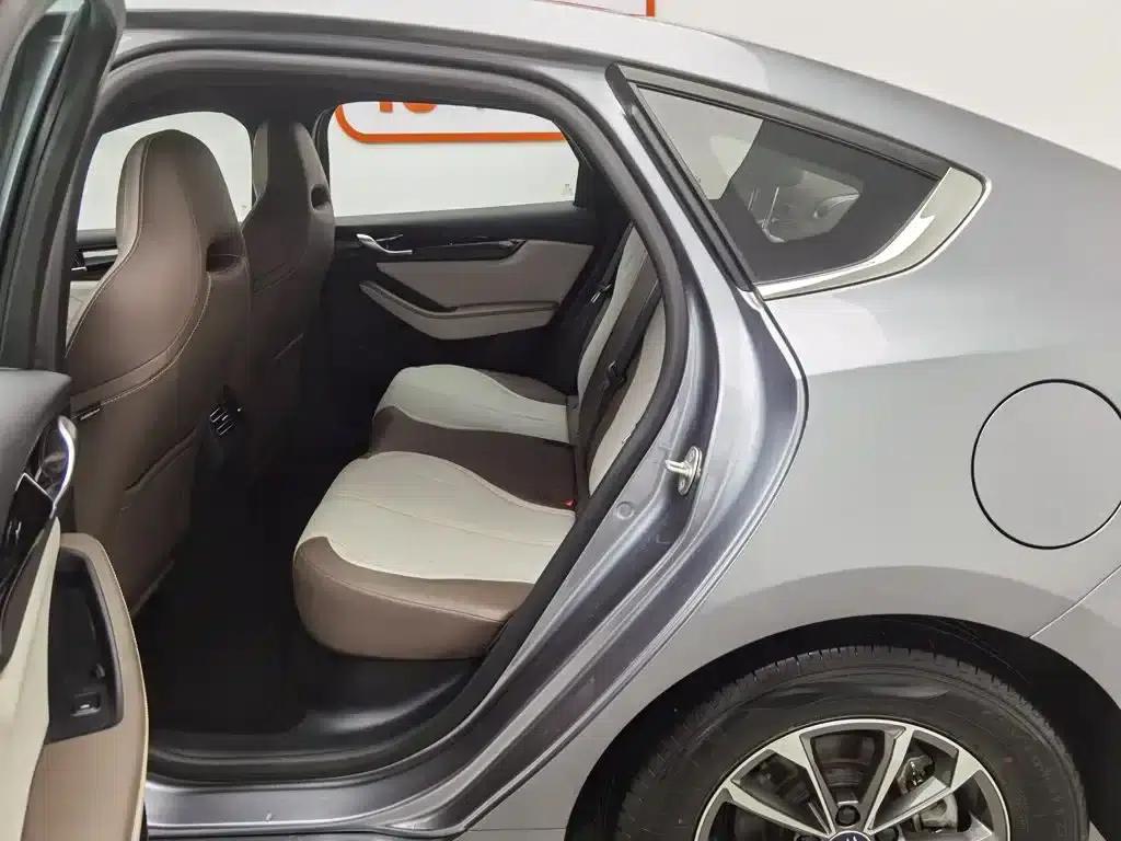 Qin PLUS 2023 Champion Edition DM-i 55KM Leading Model — миниатюра 15
