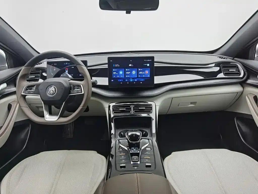 Qin PLUS 2023 Champion Edition DM-i 55KM Leading Model — миниатюра 5