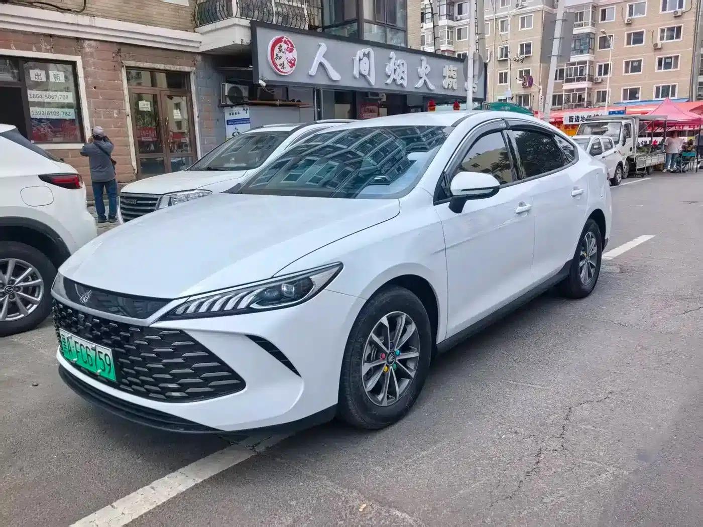 Qin PLUS 2025 DM-i Intelligent Driving Edition 55KM Superior Model — миниатюра 1