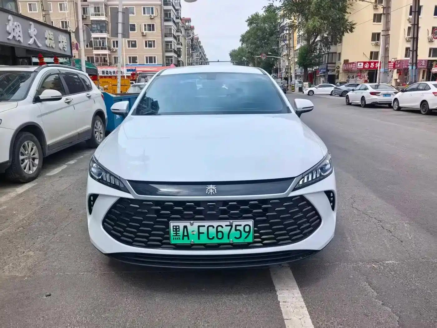 Qin PLUS 2025 DM-i Intelligent Driving Edition 55KM Superior Model — миниатюра 2