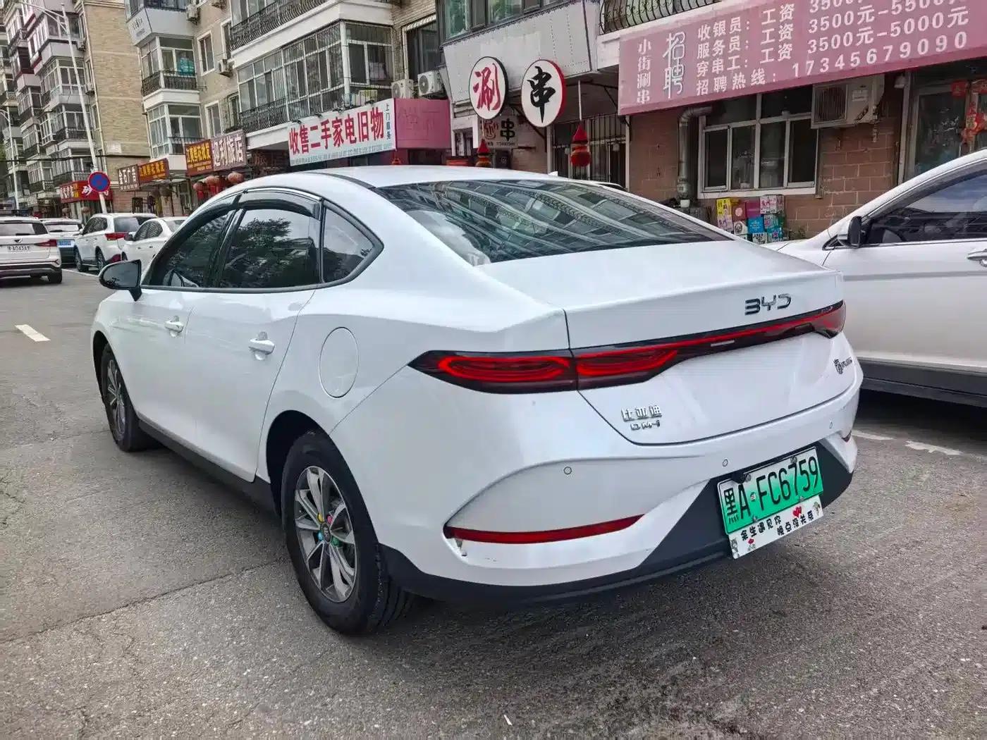 Qin PLUS 2025 DM-i Intelligent Driving Edition 55KM Superior Model — миниатюра 4