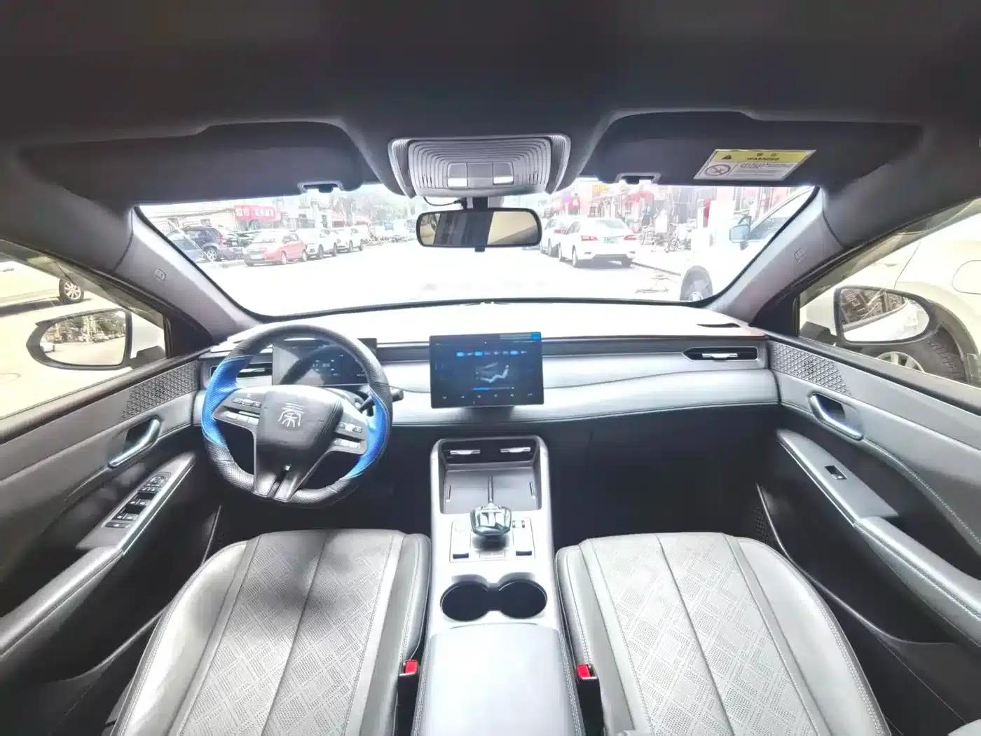 Qin PLUS 2025 DM-i Intelligent Driving Edition 55KM Superior Model — миниатюра 7