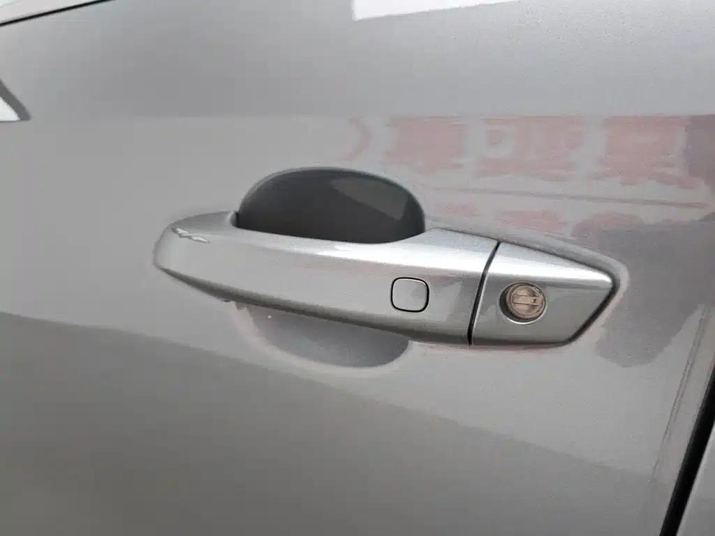 Qin PLUS 2023 Champion Edition DM-i 55KM Leading Model — миниатюра 18