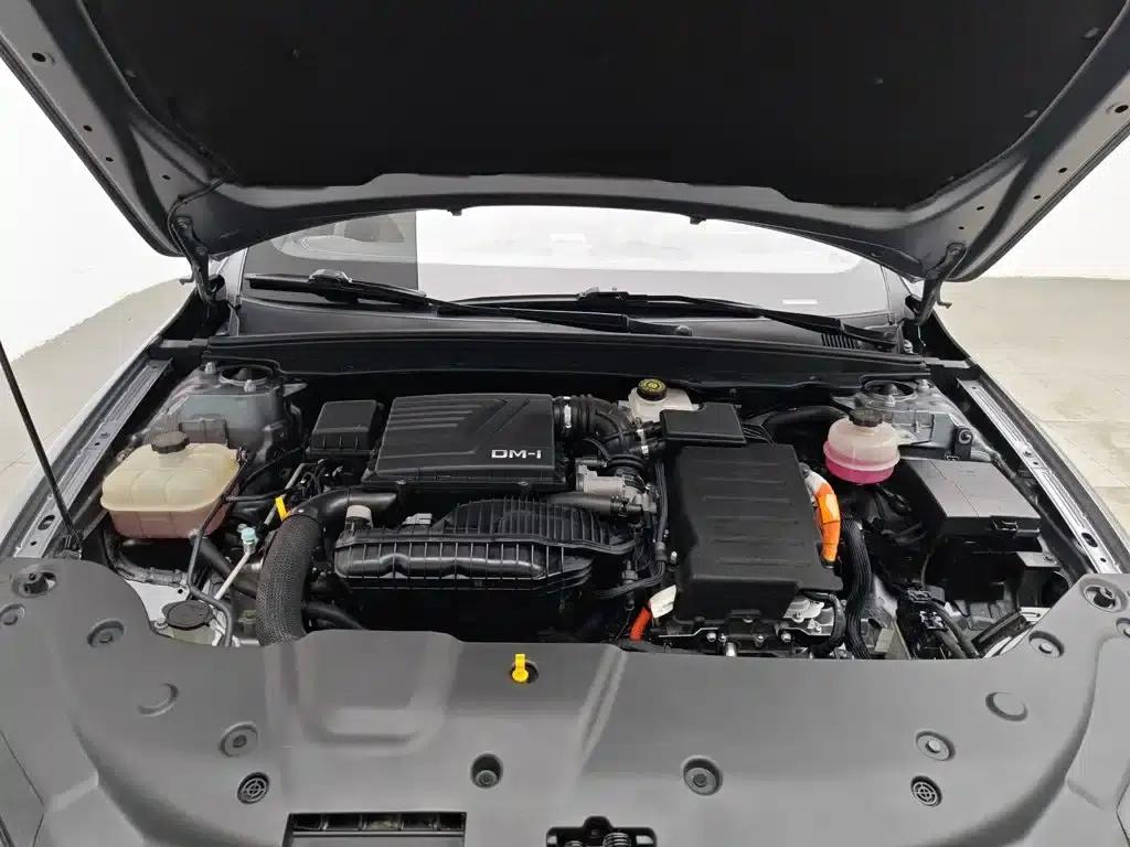 Qin PLUS 2023 Champion Edition DM-i 55KM Leading Model — миниатюра 6