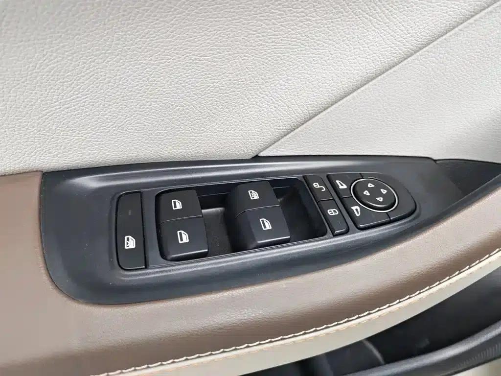 Qin PLUS 2023 Champion Edition DM-i 55KM Leading Model — миниатюра 9