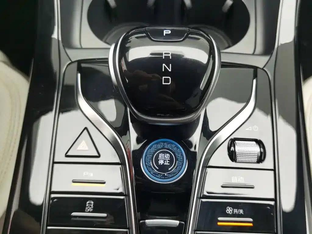 Qin PLUS 2023 Champion Edition DM-i 55KM Leading Model — миниатюра 13