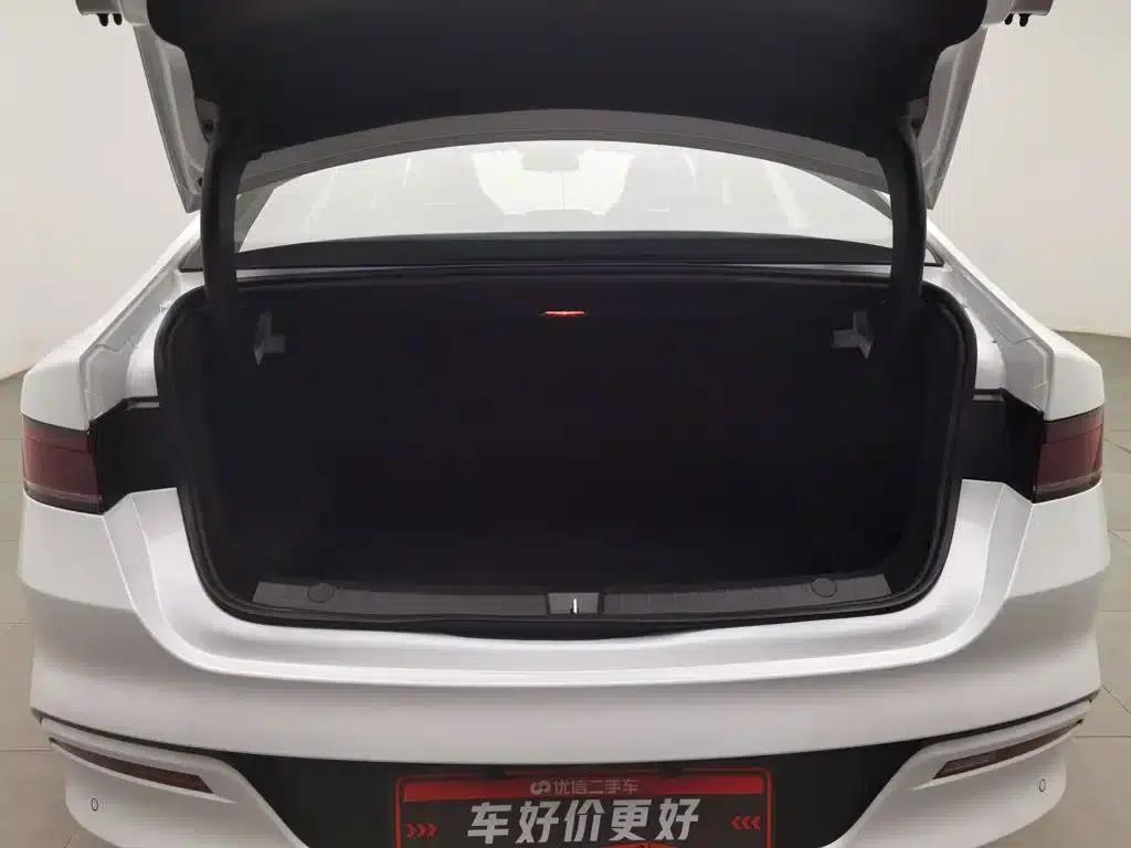 Qin PLUS 2023 Champion Edition DM-i 55KM Leading Model — миниатюра 16