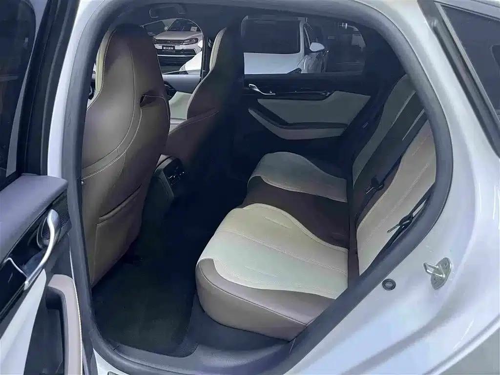 Qin PLUS 2024 Glory Edition DM-i 55KM Leading Model — миниатюра 5
