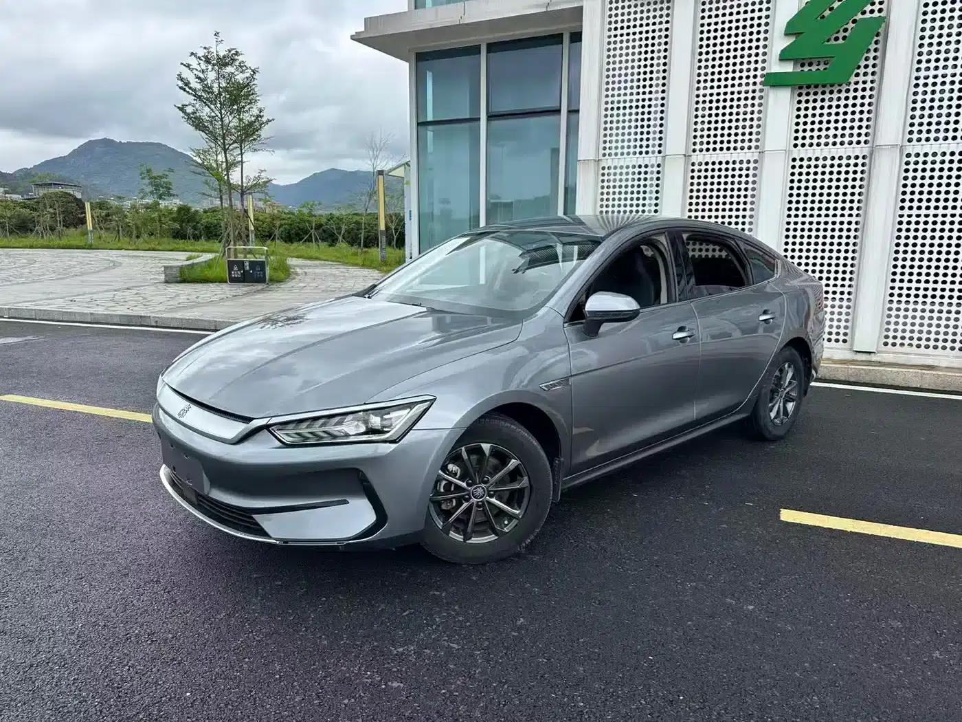 Qin PLUS 2021 EV 400KM Leading Edition — миниатюра 1