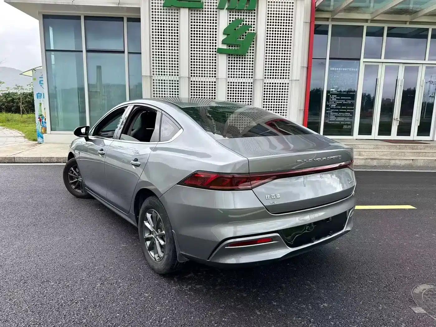 Qin PLUS 2021 EV 400KM Leading Edition — миниатюра 3