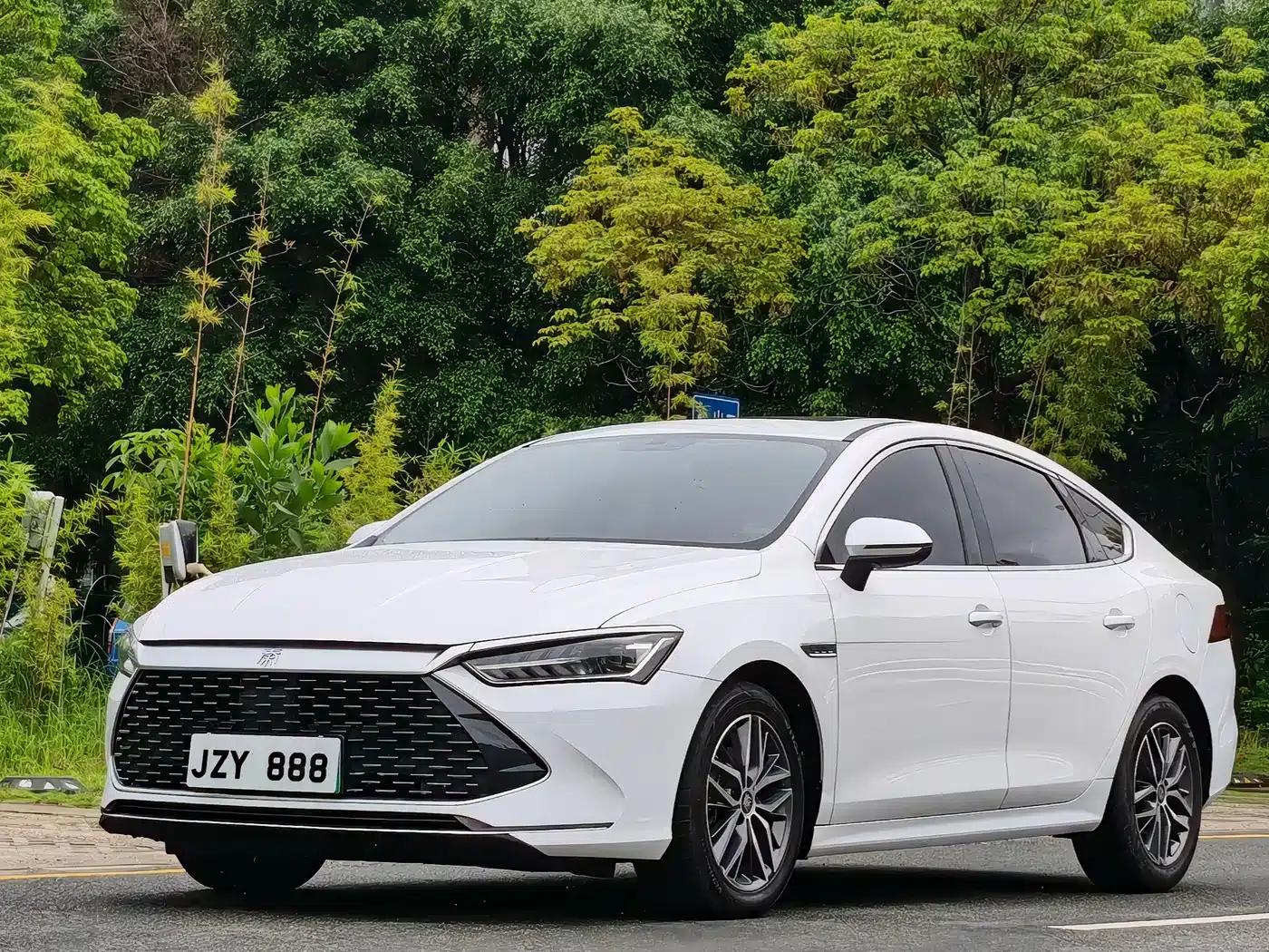 Qin PLUS 2021 DM-i 55KM Flagship Edition — миниатюра 1