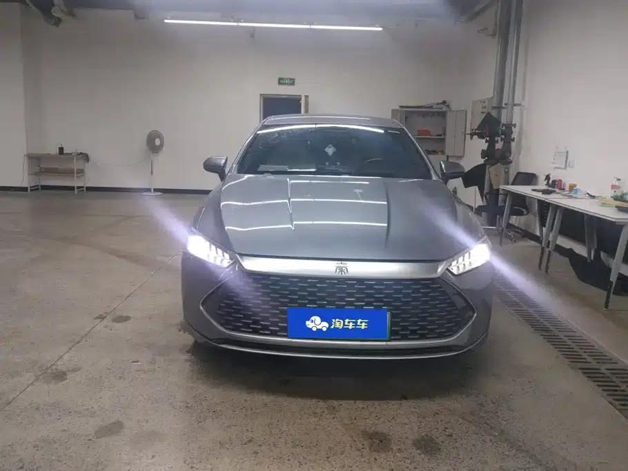Qin PLUS 2024 Glory Edition DM-i 55KM Leading Model — миниатюра 2