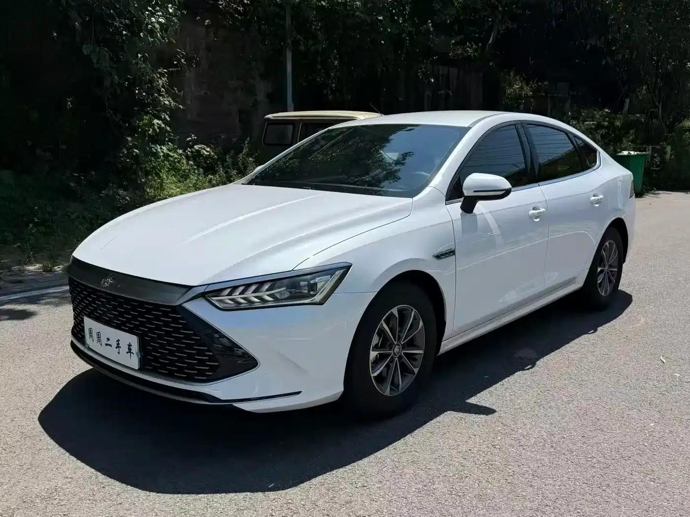 Qin PLUS 2024 Glory Edition DM-i 55KM Leading Model — миниатюра 1