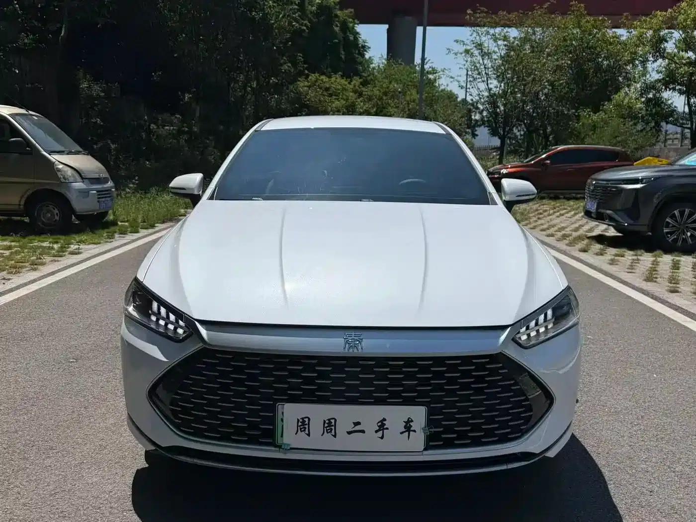 Qin PLUS 2024 Glory Edition DM-i 55KM Leading Model — миниатюра 2