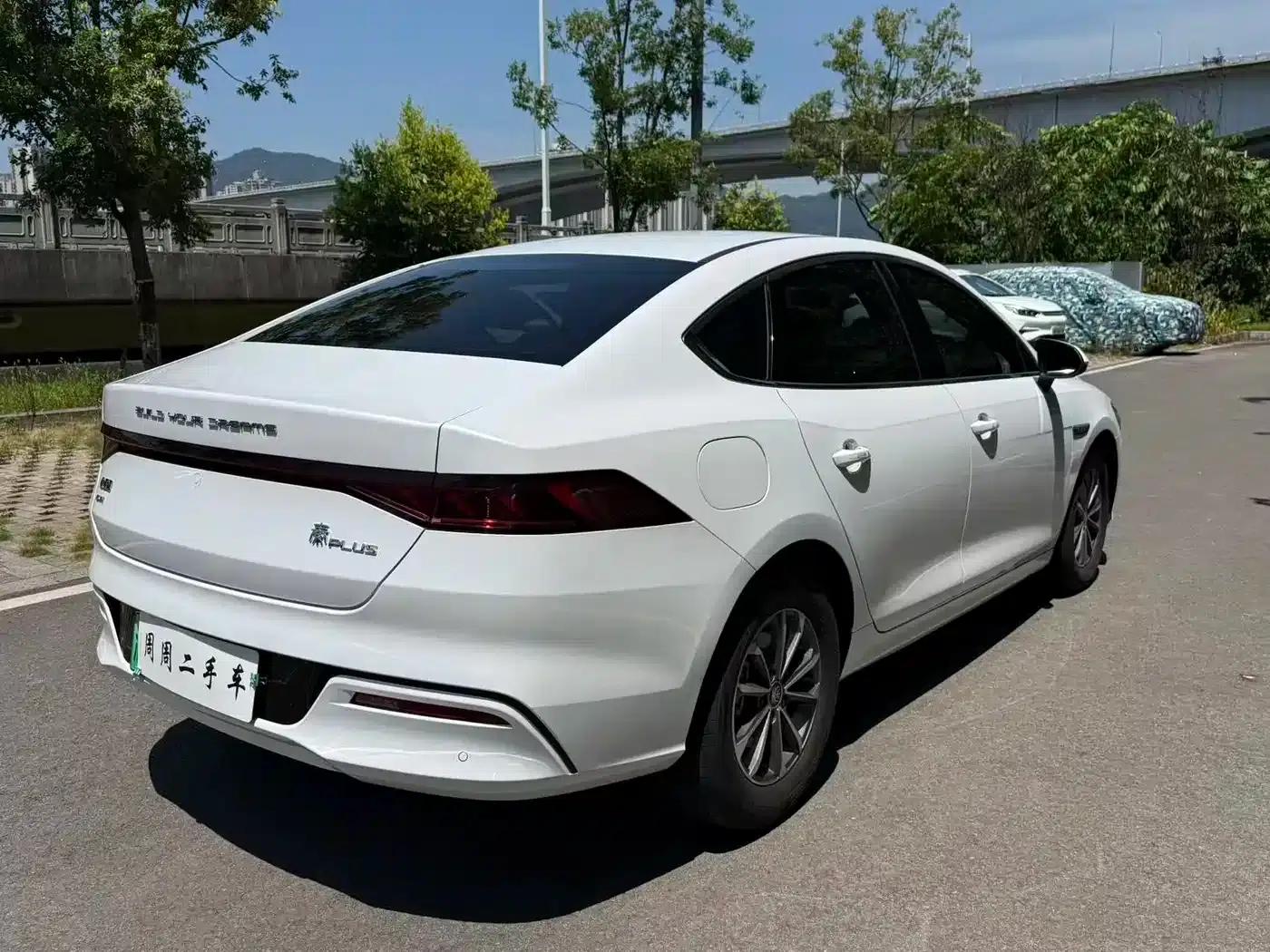 Qin PLUS 2024 Glory Edition DM-i 55KM Leading Model — миниатюра 12