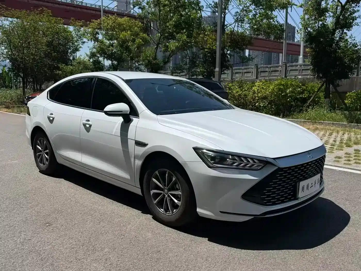Qin PLUS 2024 Glory Edition DM-i 55KM Leading Model — миниатюра 3