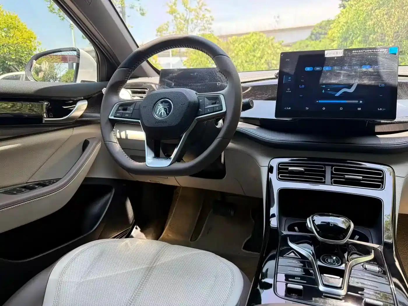 Qin PLUS 2024 Glory Edition DM-i 55KM Leading Model — миниатюра 9