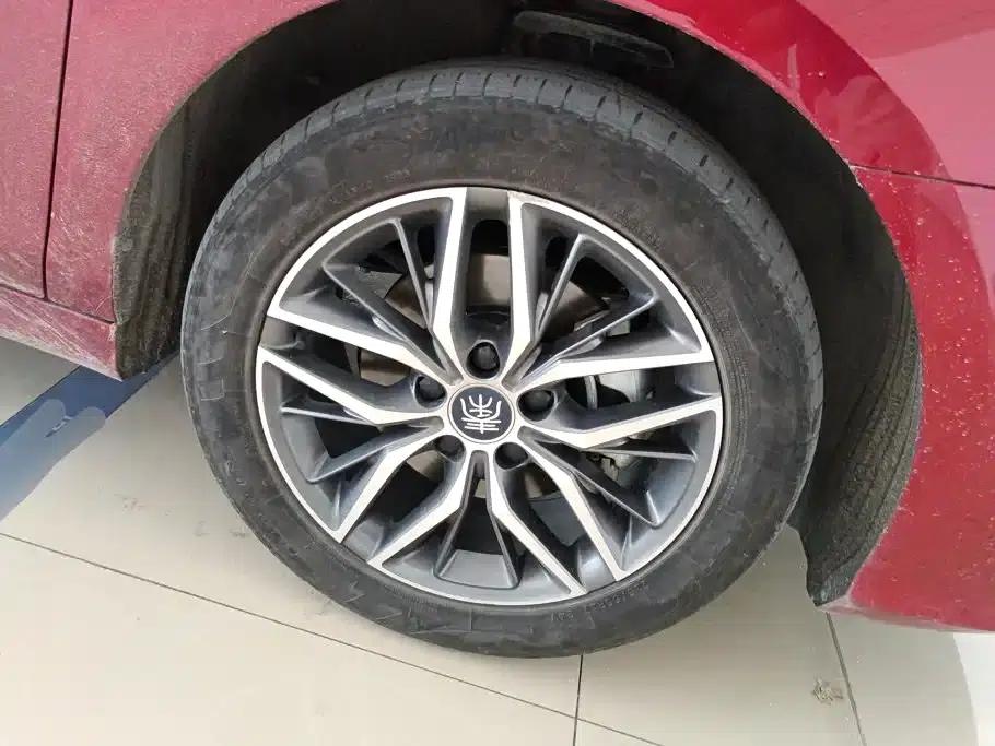 Qin PLUS 2023 Champion Edition DM-i 120KM Leading Model — миниатюра 6