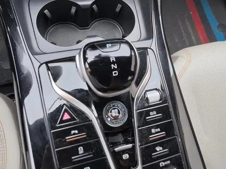 Qin PLUS 2024 Glory Edition DM-i 55KM Leading Model — миниатюра 16