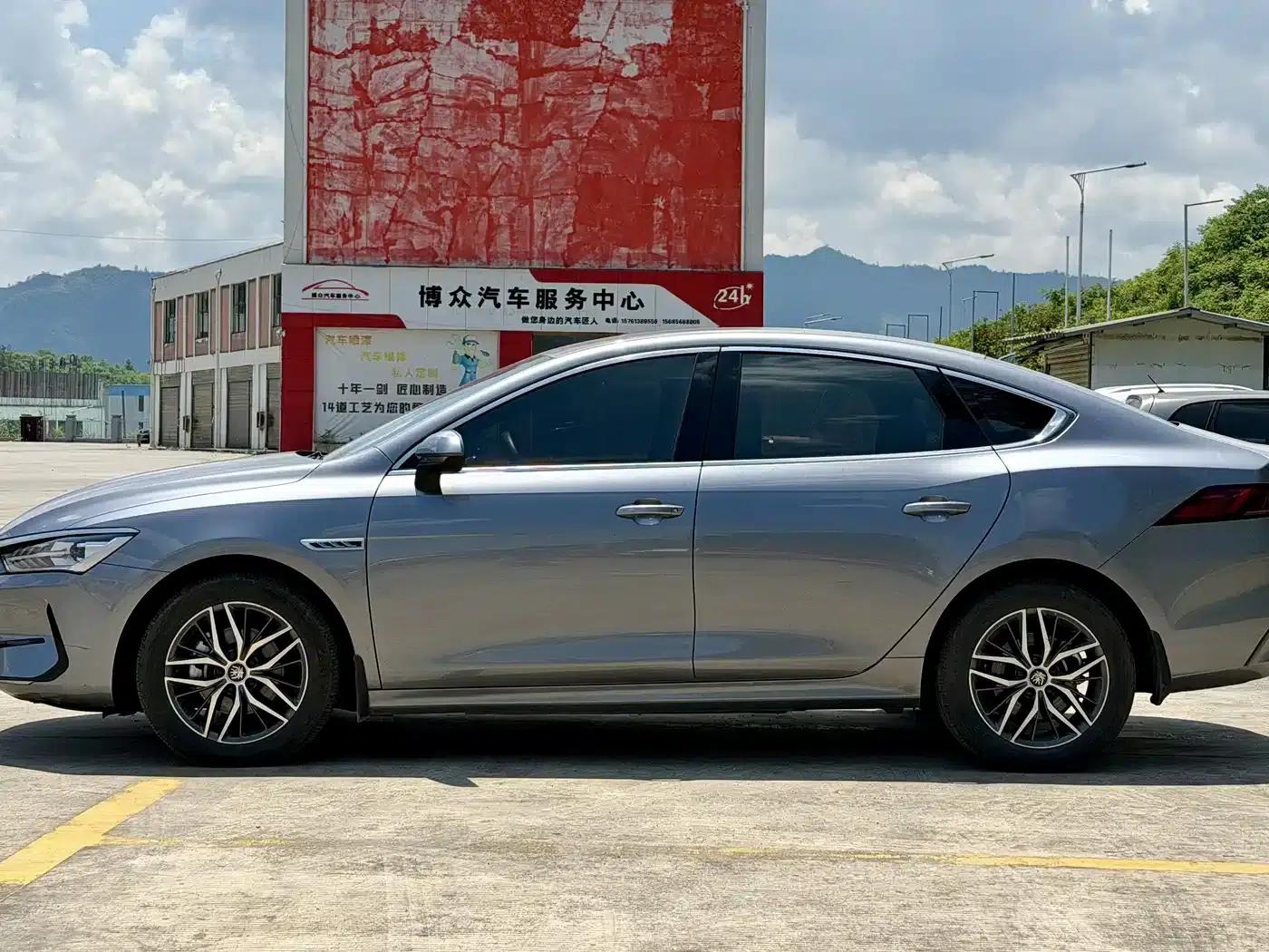 Qin PLUS 2023 Champion Edition EV 510KM Leading Model — миниатюра 3