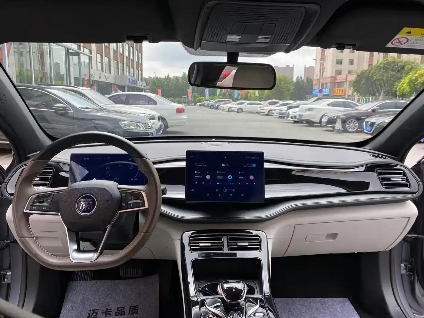 Qin PLUS 2024 Glory Edition DM-i 55KM Leading Model — миниатюра 12