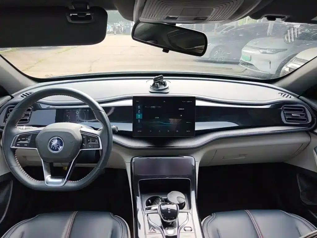 Qin PLUS 2021 DM-i 55KM Premium Edition — миниатюра 10