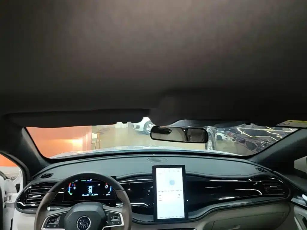 Qin PLUS 2024 Glory Edition DM-i 55KM Leading Model — миниатюра 18