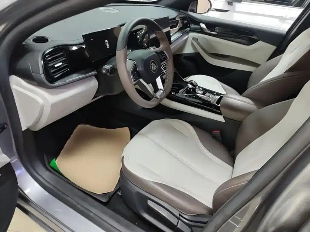 Qin PLUS 2024 Glory Edition DM-i 55KM Leading Model — миниатюра 15