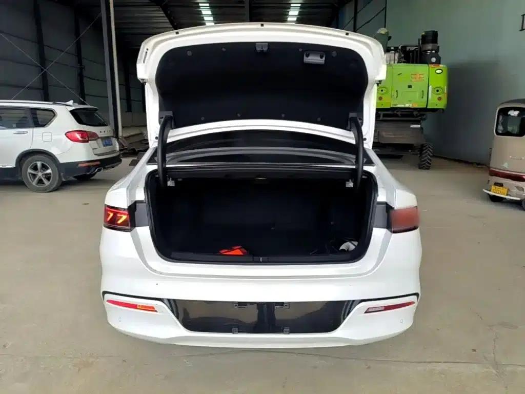 Qin PLUS 2024 Glory Edition DM-i 55KM Leading Model — миниатюра 19