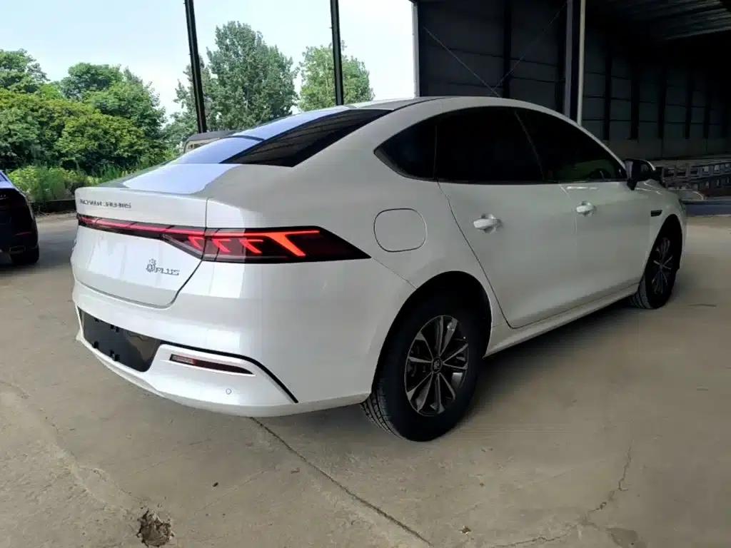 Qin PLUS 2024 Glory Edition DM-i 55KM Leading Model — миниатюра 7