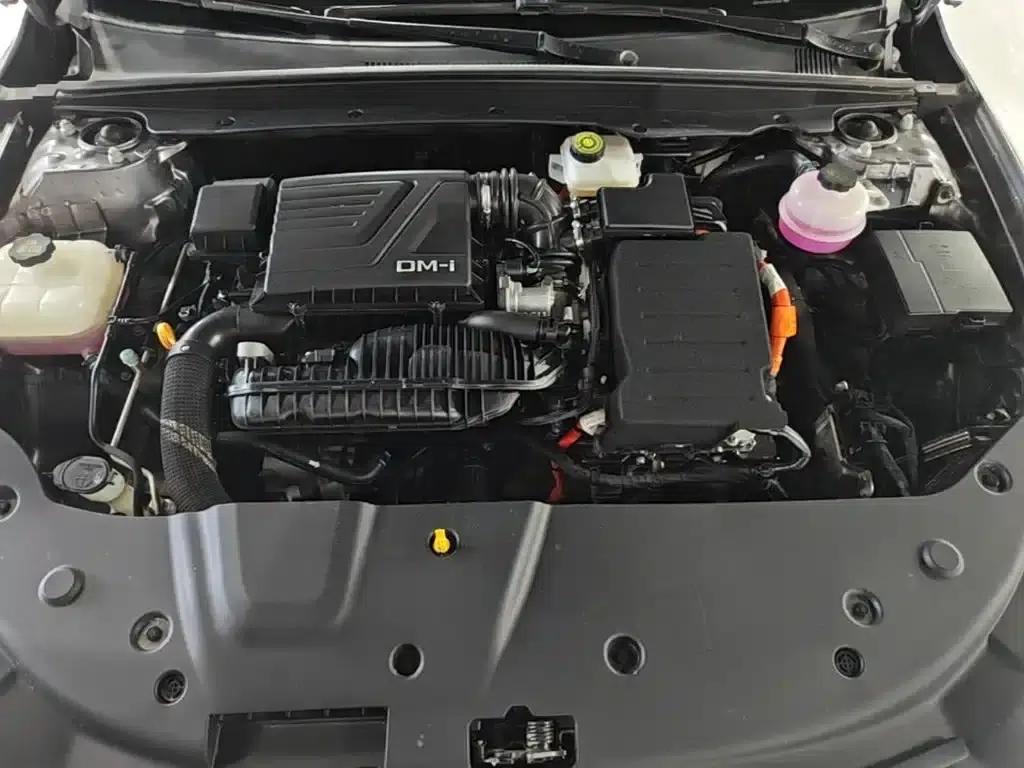 Qin PLUS 2023 Champion Edition DM-i 55KM Leading Model — миниатюра 20
