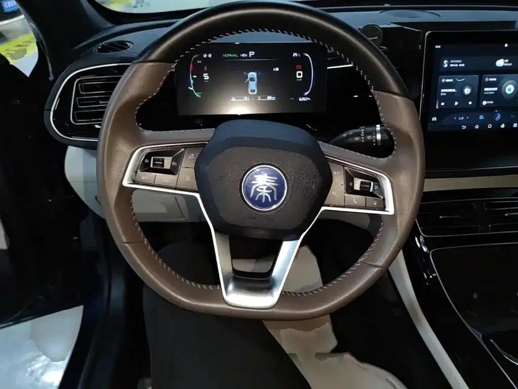 Qin PLUS 2023 Champion Edition DM-i 55KM Super Model — миниатюра 11