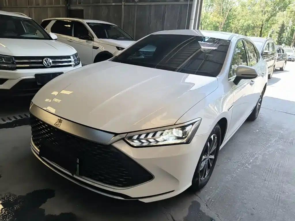 Qin PLUS 2024 Glory Edition DM-i 55KM Leading Model — миниатюра 2