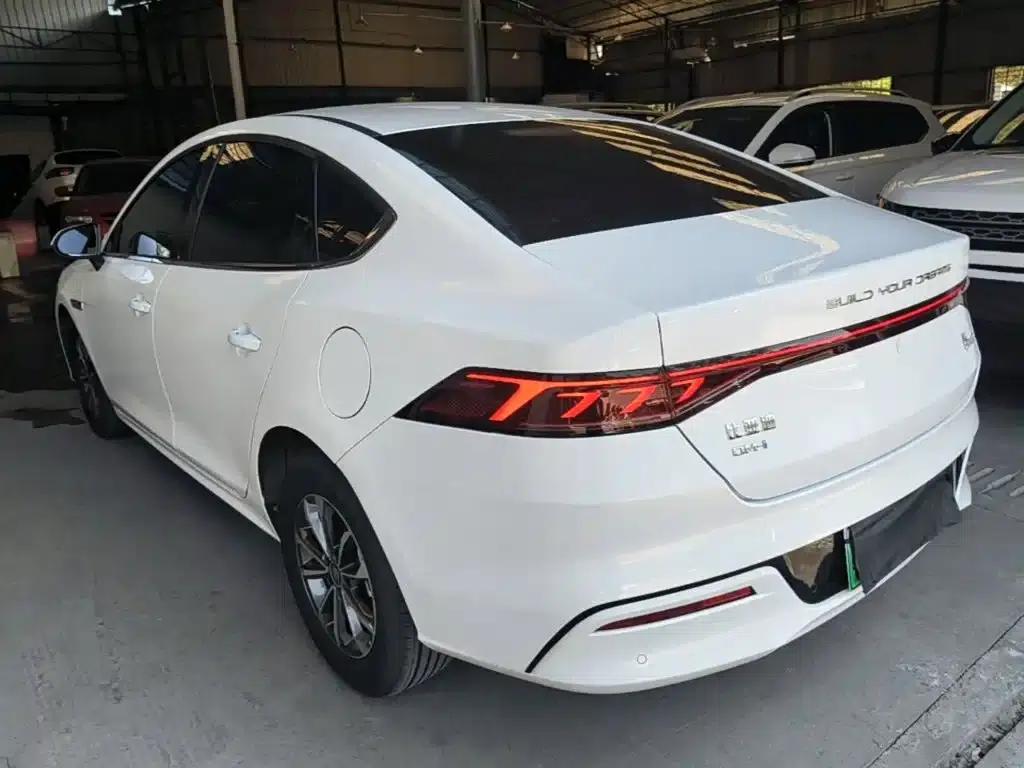 Qin PLUS 2024 Glory Edition DM-i 55KM Leading Model — миниатюра 5